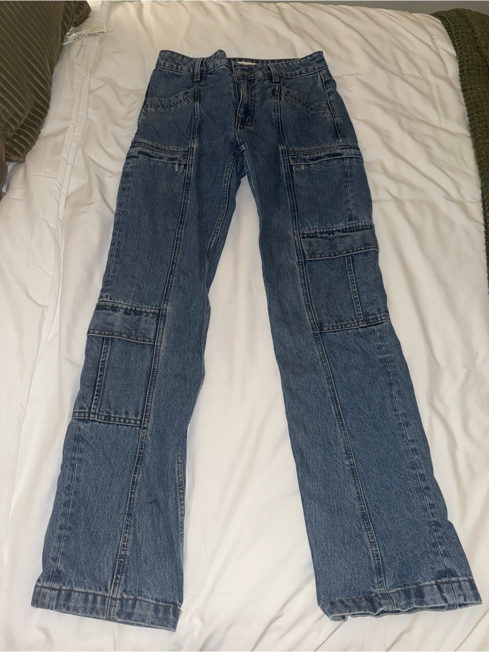 GRLFRND Naomi low rise slim cargo jeans. Size 25